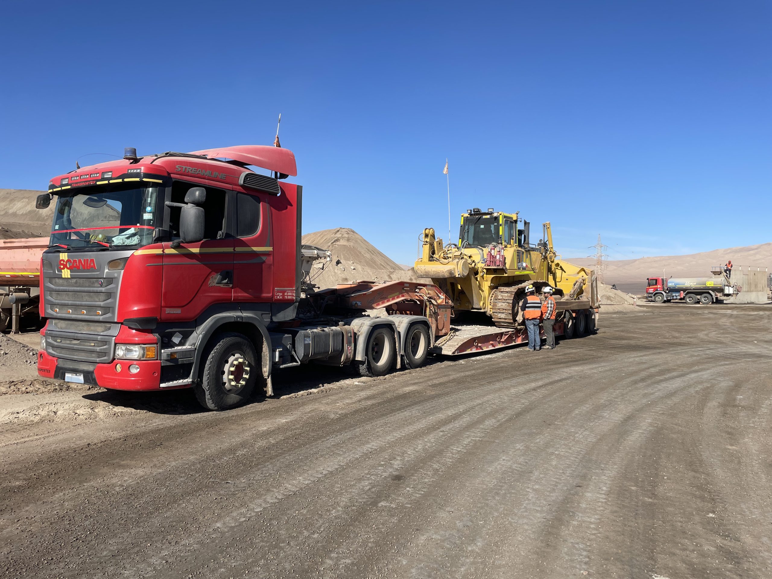 Tractocamión cama baja